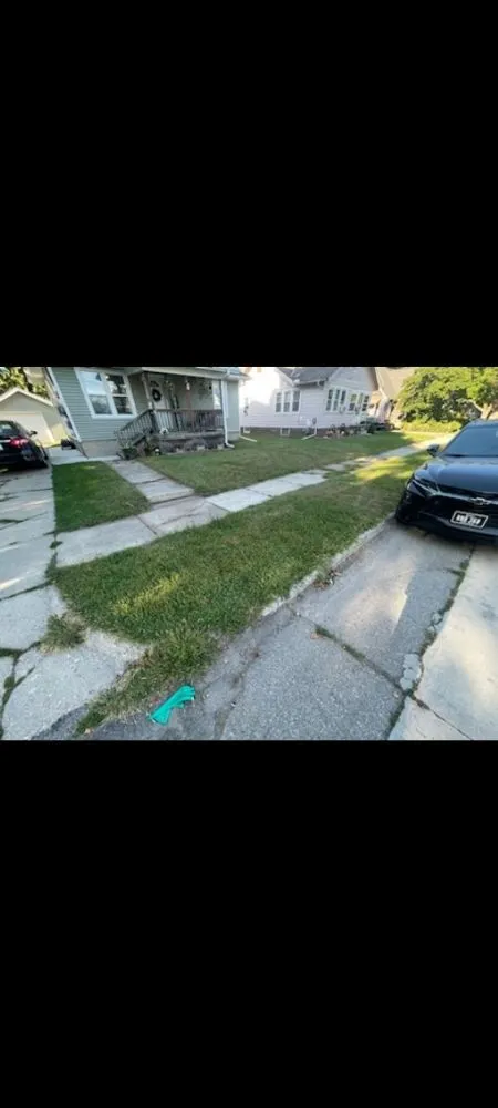 Custom landscape installation in Mason City, IA - Mullet Lawncare