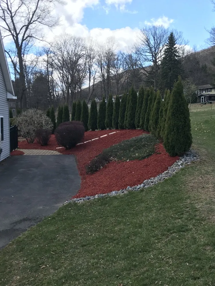 Custom yard cleanup service in Pottsville, PA - Mullin Lawn and Garden Care