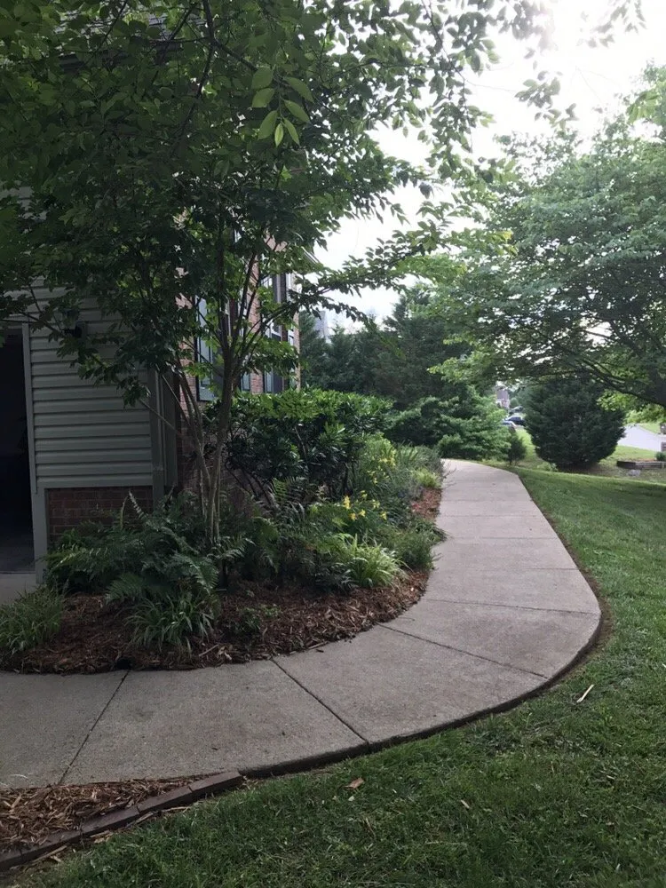 Local yard maintenance in Cumberland City, TN - Mullins Lawn Equipment