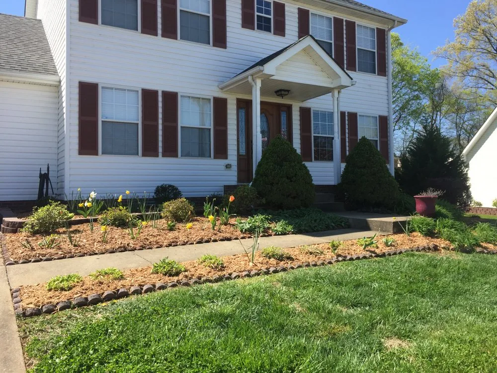 Custom lawn care service experts serving Cumberland City, TN - Mullins Lawn Equipment