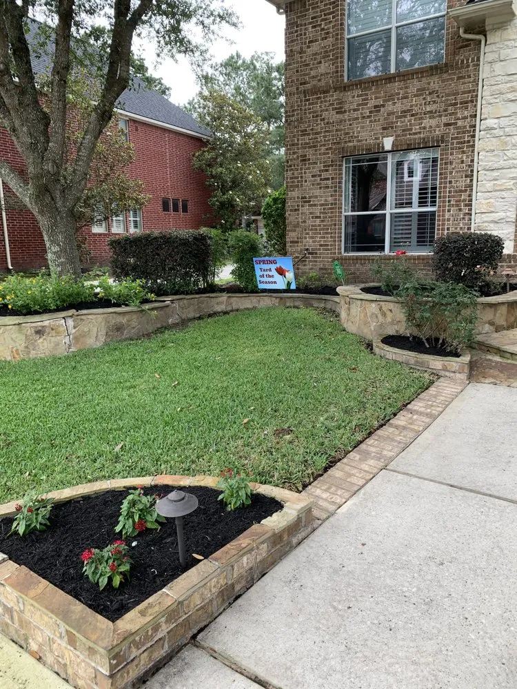 Expert yard maintenance for beautiful yards across Houston, TX - Multch Brothers