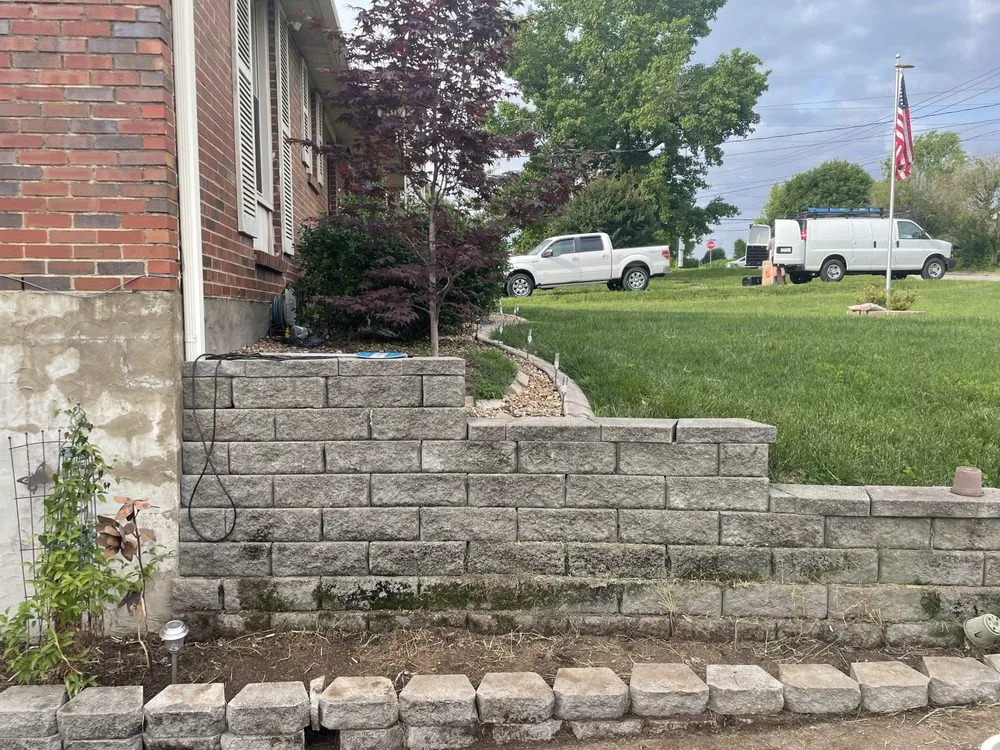 Custom lawn mowing service for homes in Goodlettsville, TN by Multimen