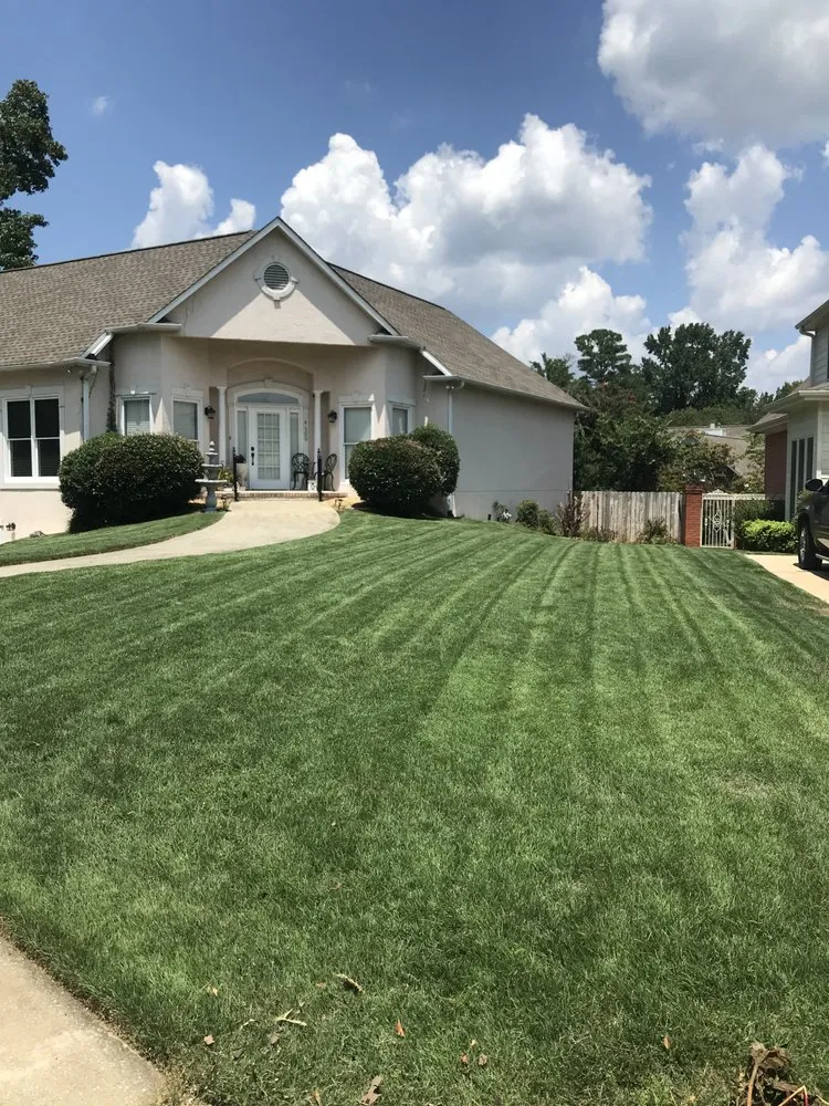 Affordable yard cleanup service for beautiful yards across Hayden, AL - Mulvehill Landscaping