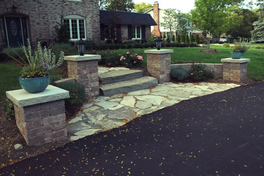 Top-rated yard maintenance in Utica, MI - Munaco Landscape