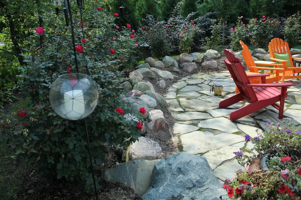 Custom garden landscaping in Utica, MI - Munaco Landscape
