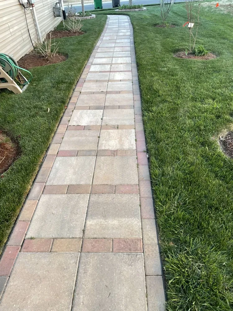 Expert lawn care service in Mint Hill, NC - Mundo Green Landscaping