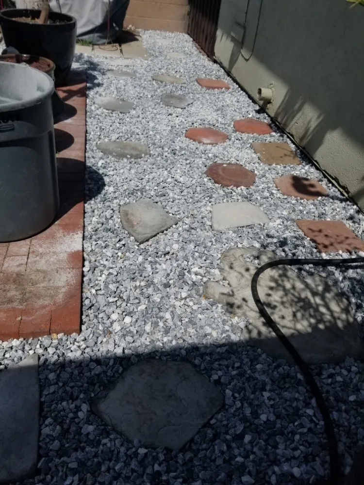 Custom yard cleanup service for homes across El Monte, CA - Mundo Verde