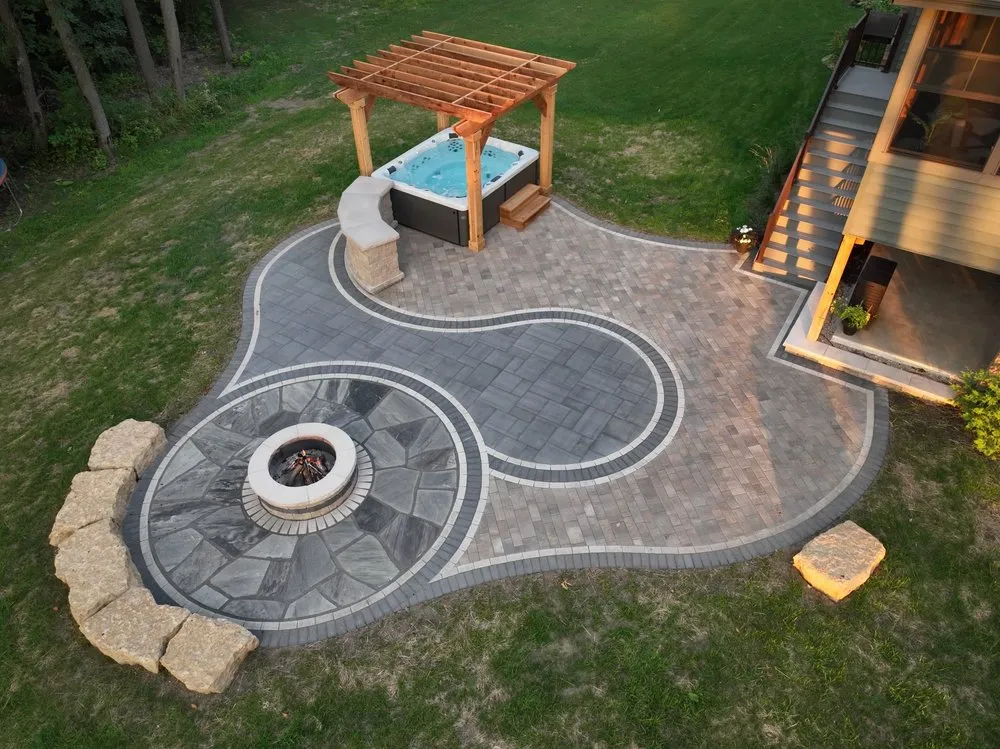 Professional garden landscaping in Atlanta, GA by Mundo’s outdoor living