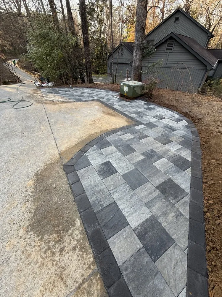 Custom yard maintenance in Atlanta, GA - Mundo’s outdoor living