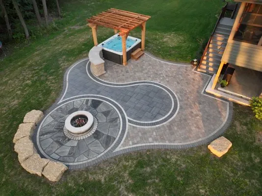 Mundo’s outdoor living Logo