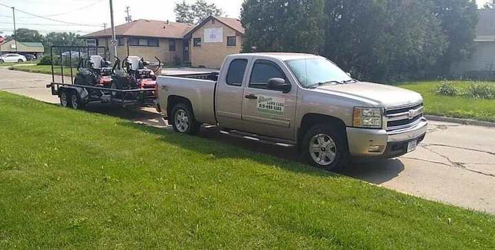 Top-rated outdoor landscaping experts serving Des Moines, IA - Muniz Lawn Care and Snow Removal