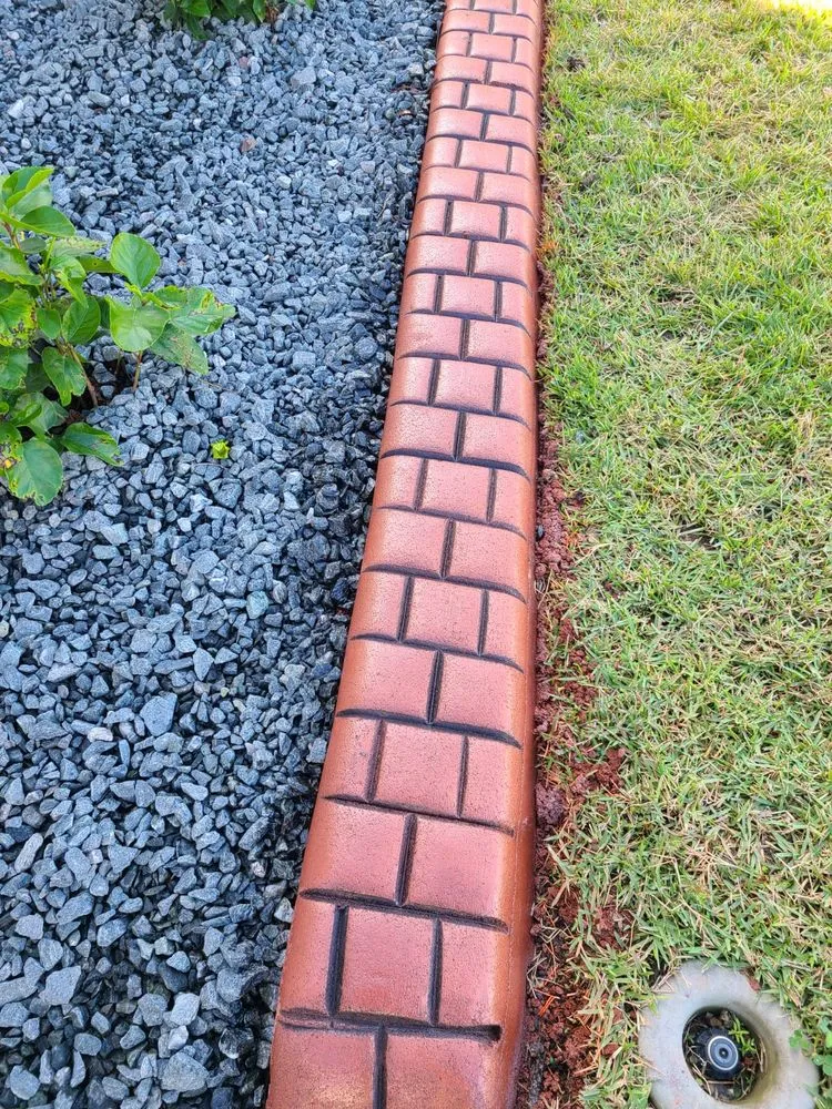 Reliable residential landscaping for beautiful yards in Belleview, FL by Munoz Curbing Landscaping