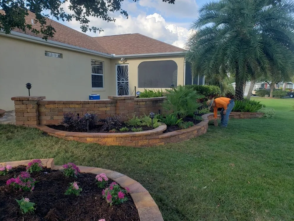 Custom landscape design experts serving Belleview, FL - Munoz Curbing Landscaping