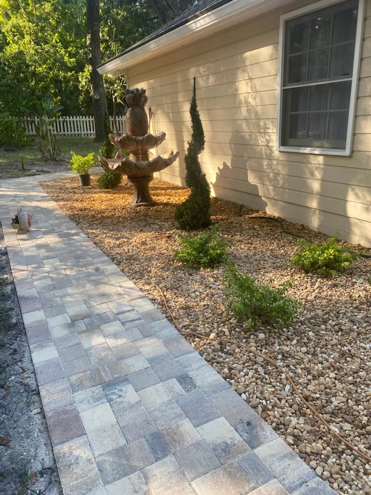 Expert landscaping services experts serving Belleview, FL - Munoz Curbing Landscaping