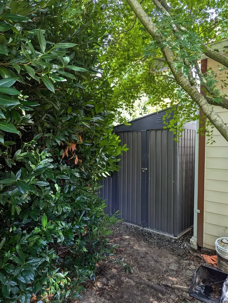 Custom outdoor landscaping experts serving Everett, WA - Munoz Home Care