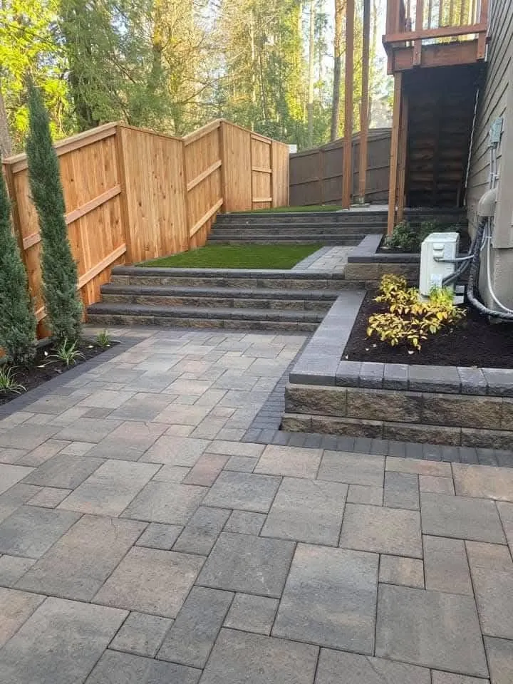 Custom yard cleanup service in Oyster Bay, NY - Munoz Landscaping & More