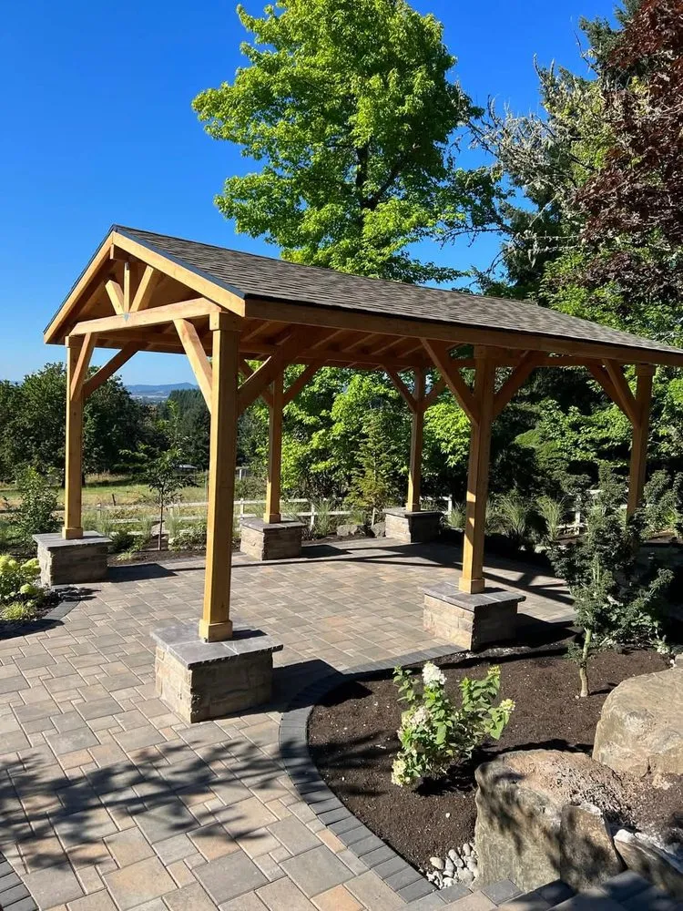 Custom garden landscaping for homes across Oyster Bay, NY - Munoz Landscaping & More