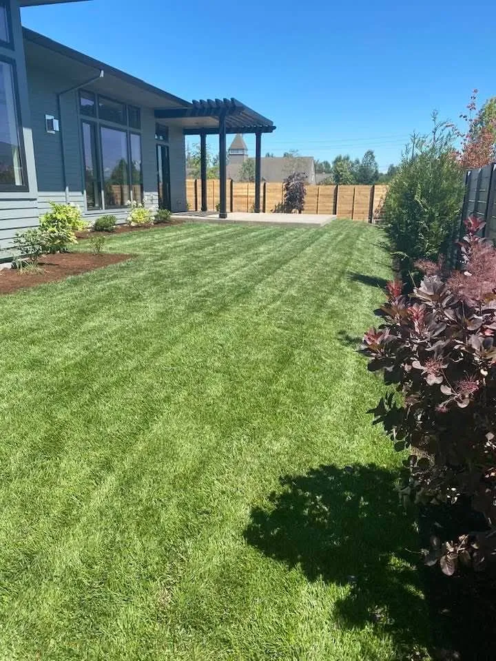 Professional yard maintenance experts serving Oyster Bay, NY - Munoz Landscaping & More