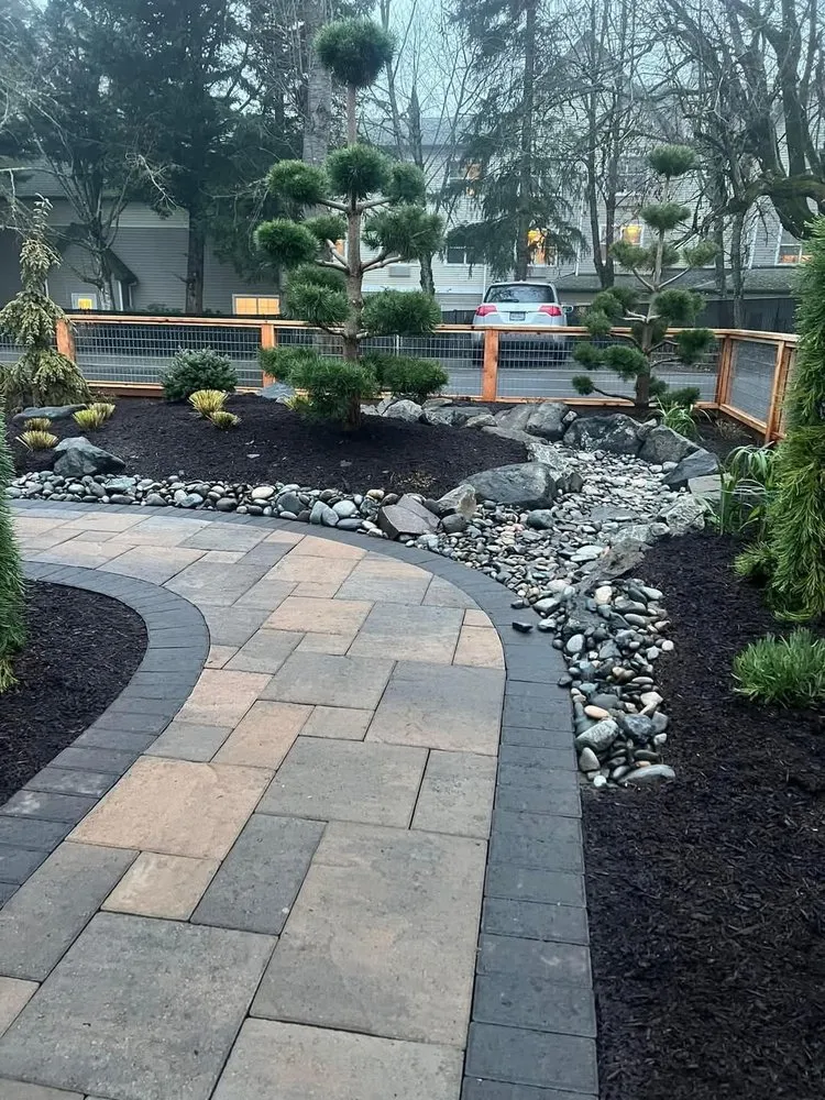 Custom garden landscaping experts serving Oyster Bay, NY - Munoz Landscaping & More