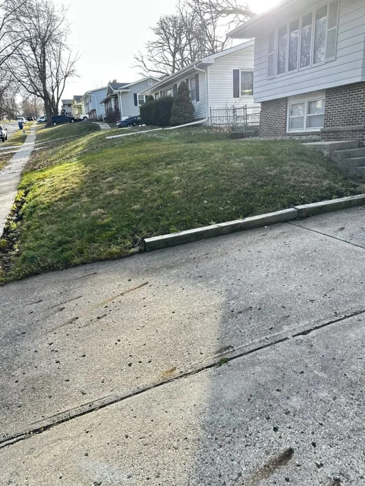 Expert yard maintenance for beautiful yards across Clive, IA - Munoz Landscaping