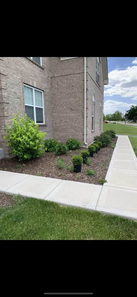 Reliable landscape installation with custom design in Batavia, IL by Munoz Landscaping Lawncare