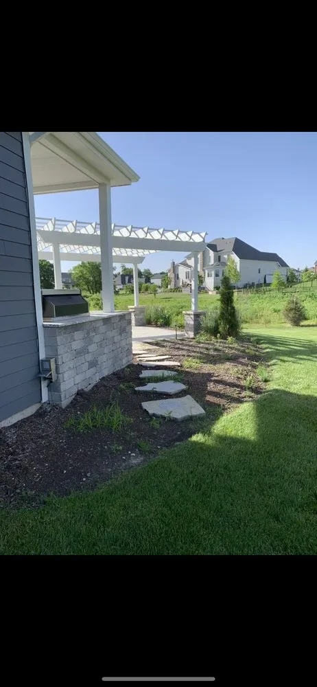 Top-rated lawn care service experts serving Batavia, IL - Munoz Landscaping Lawncare