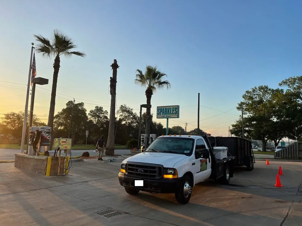 Reliable lawn mowing service in Sealy, TX by Munoz Landscaping