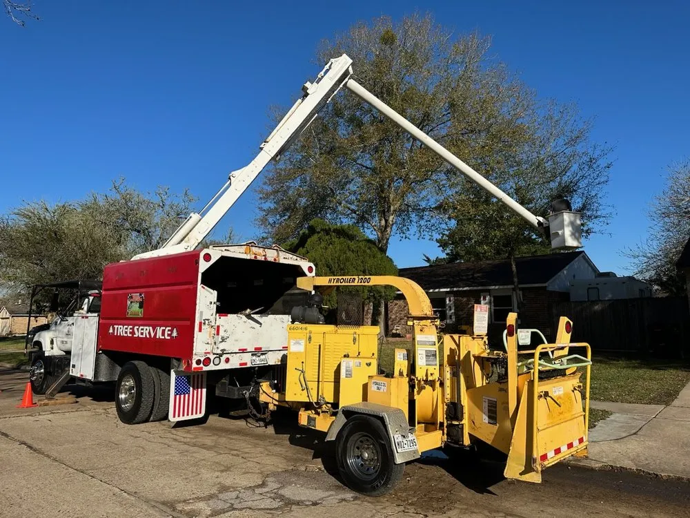 Trusted lawn mowing service experts serving Sealy, TX - Munoz Landscaping