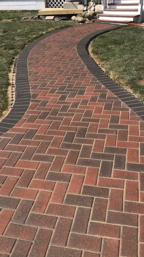 Affordable residential landscaping in West Chicago, IL by Munoz landscaping