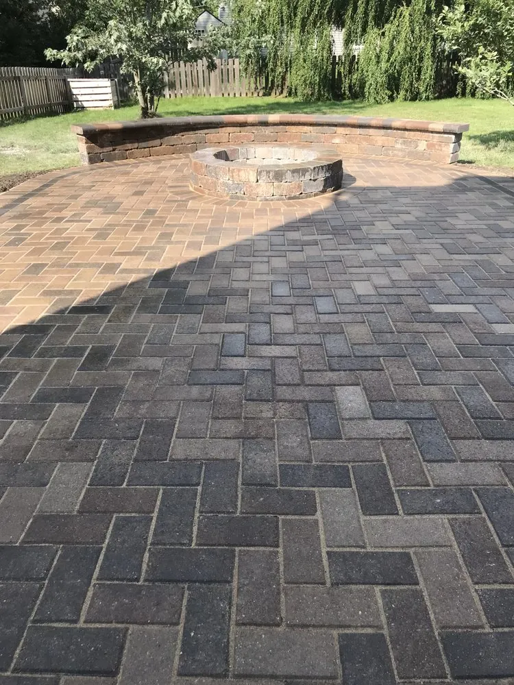 Custom yard cleanup service for year-round maintenance in West Chicago, IL by Munoz landscaping