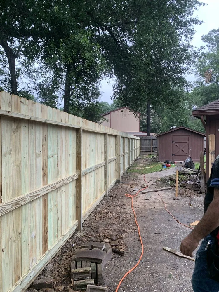 Professional residential landscaping for year-round maintenance in Houston, TX by Munoz Service Crew