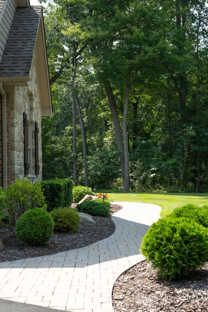 Reliable yard cleanup service experts serving South Lyon, MI - Munro Landscaping