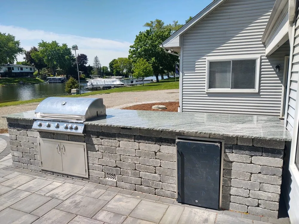 Expert residential landscaping experts serving South Lyon, MI - Munro Landscaping