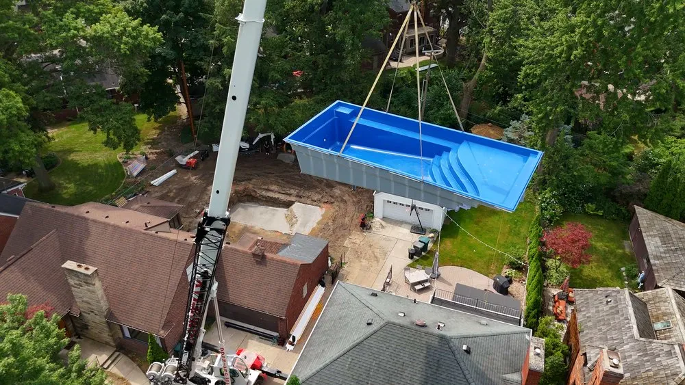 Top-rated yard cleanup service for beautiful yards in South Lyon, MI by Munro Landscaping