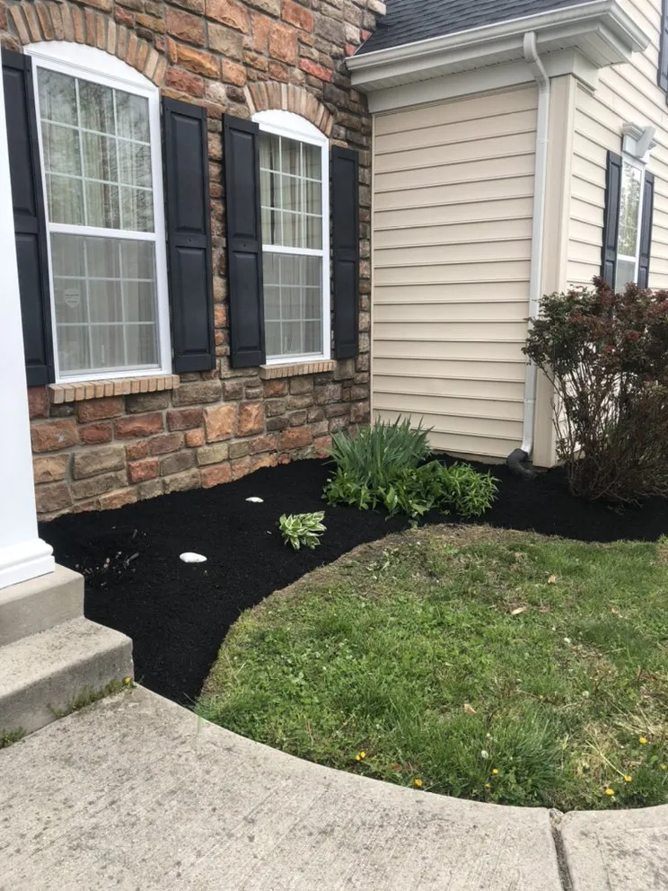 Professional lawn mowing service experts serving Langhorne, PA - Munz's Landscaping & Construction