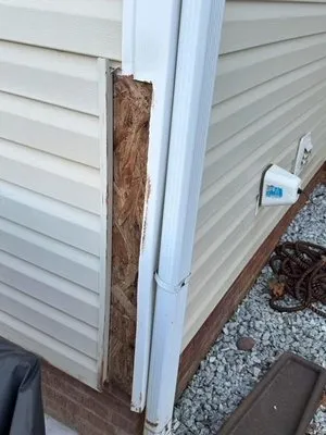 Murdock's Landscaping & Home Management Logo