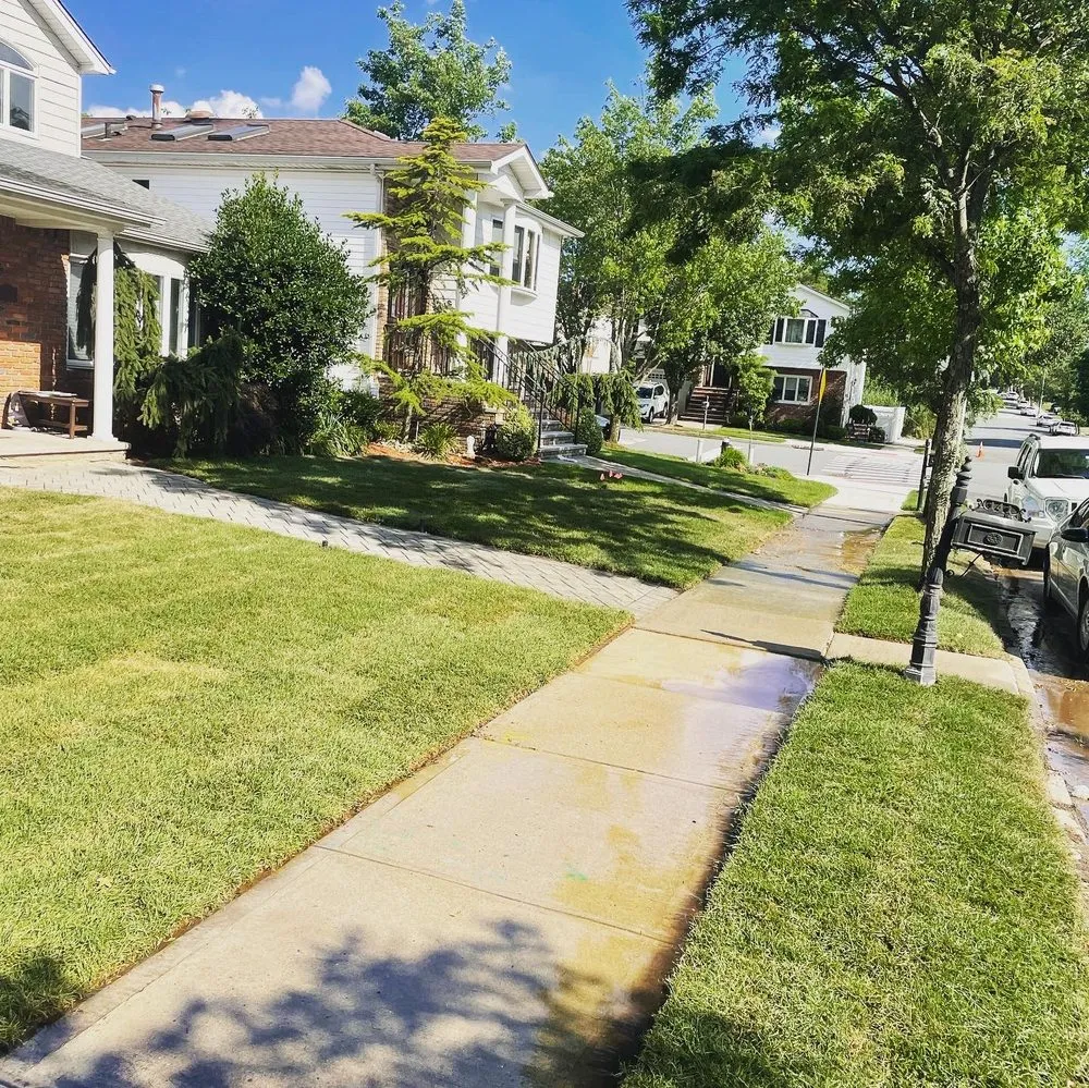 Top-rated lawn care service for beautiful yards across Staten Island, NY - Muriale Landscaping