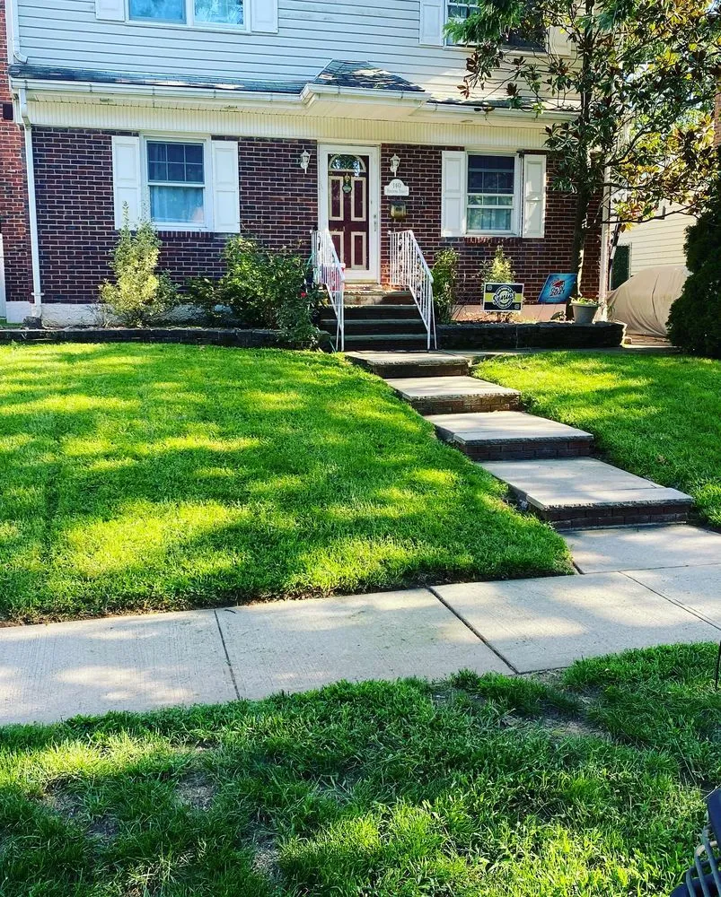 Affordable lawn care service with custom design across Staten Island, NY - Muriale Landscaping