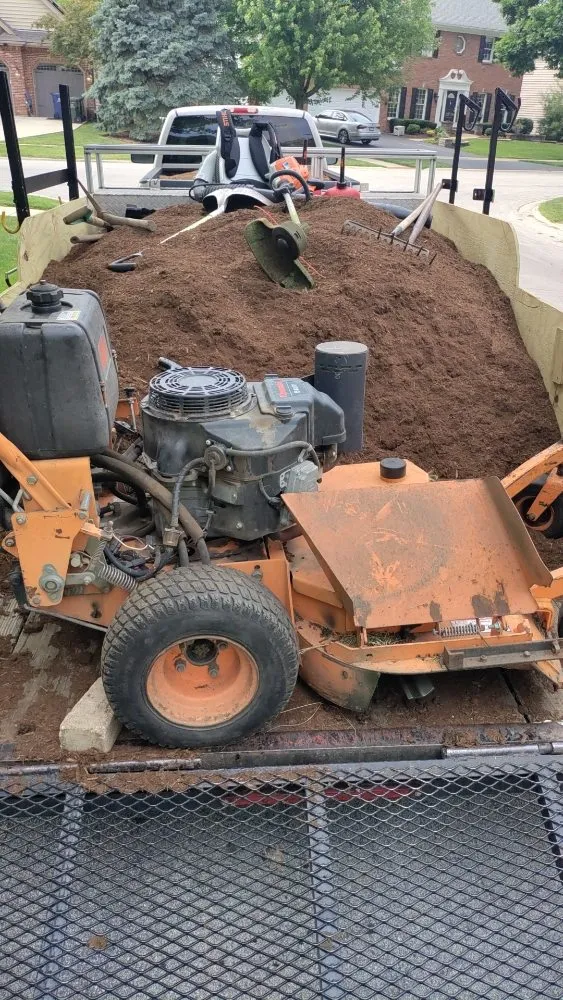 Reliable lawn care service in Aurora, IL - Murillo Landscaping