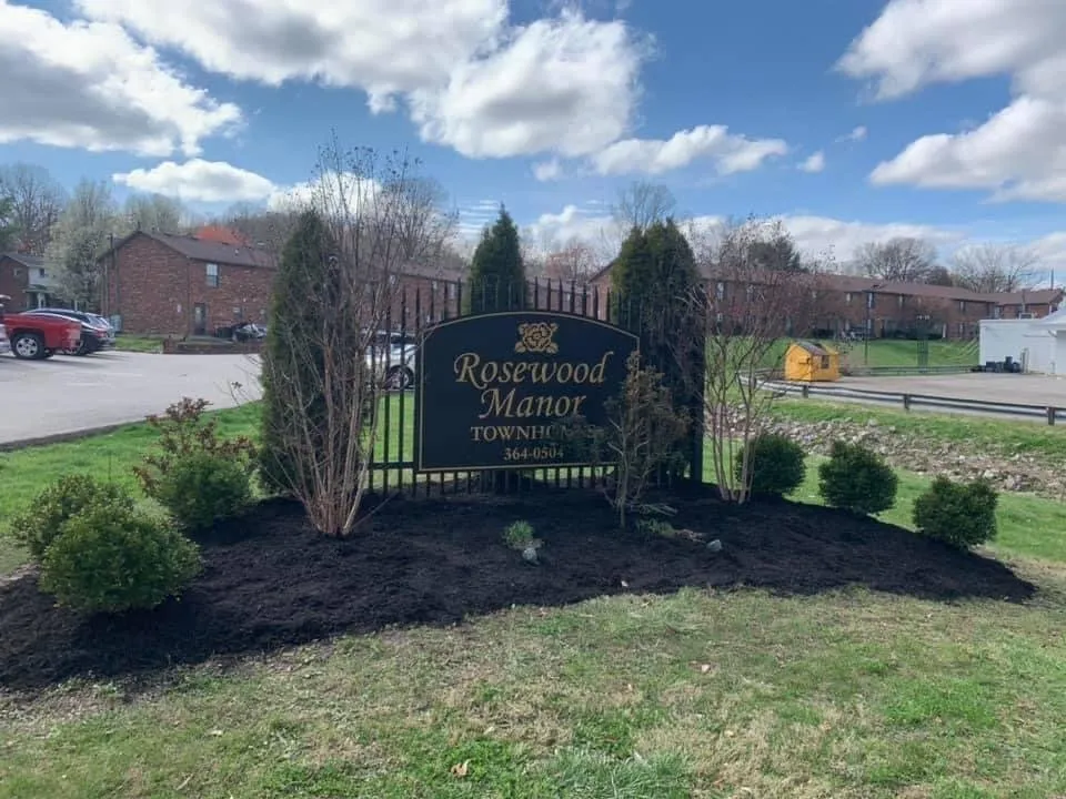 Top-rated garden landscaping in Clarksville, IN by Murphs Lawn Care