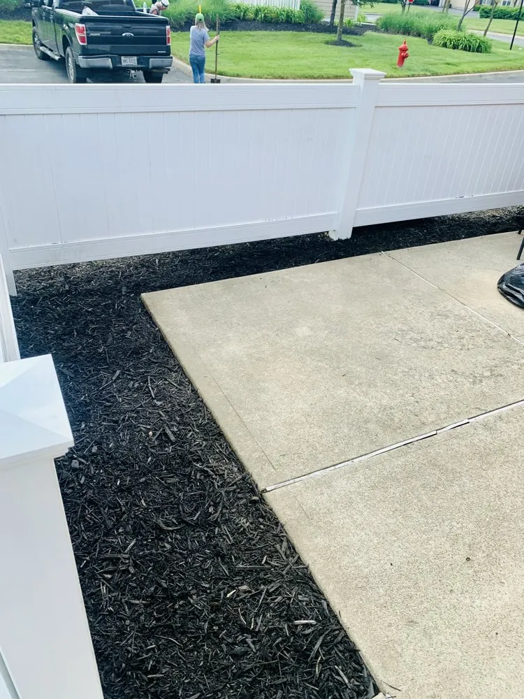 Affordable outdoor landscaping for homes in Newark, OH by Murphsturf