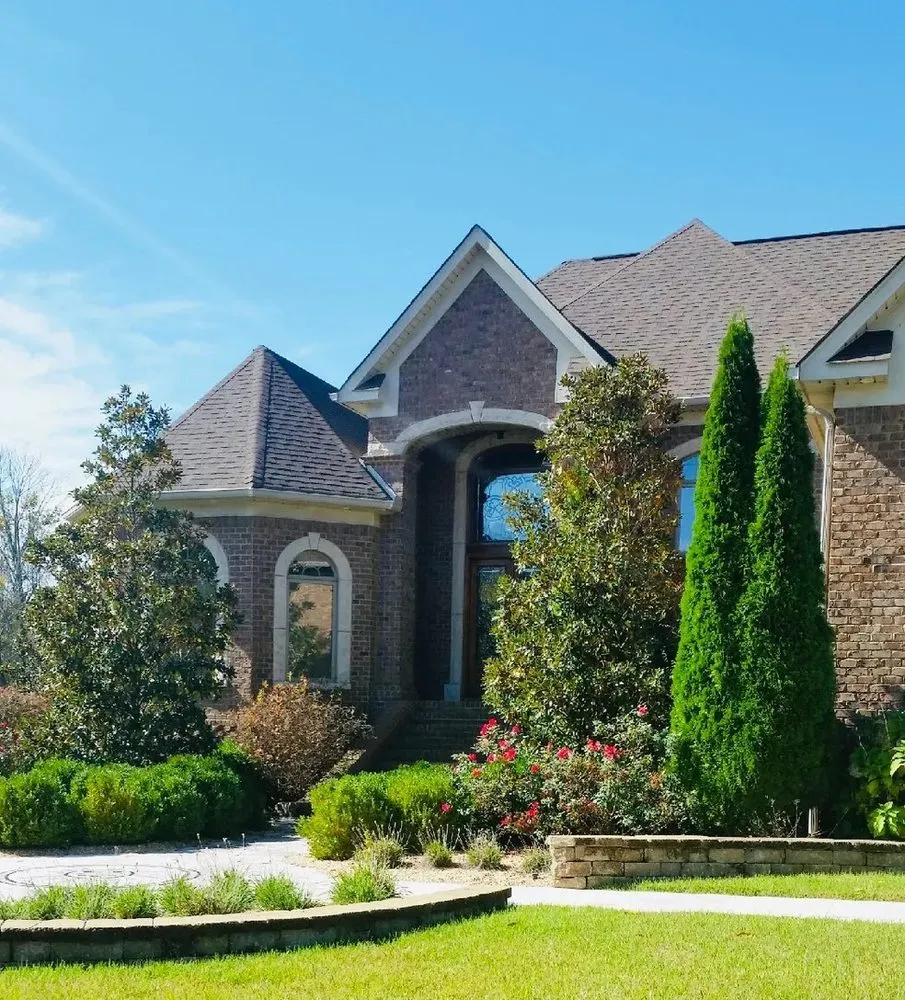 Professional yard cleanup service in Madison, AL by Murphy Landscaping & Lawn