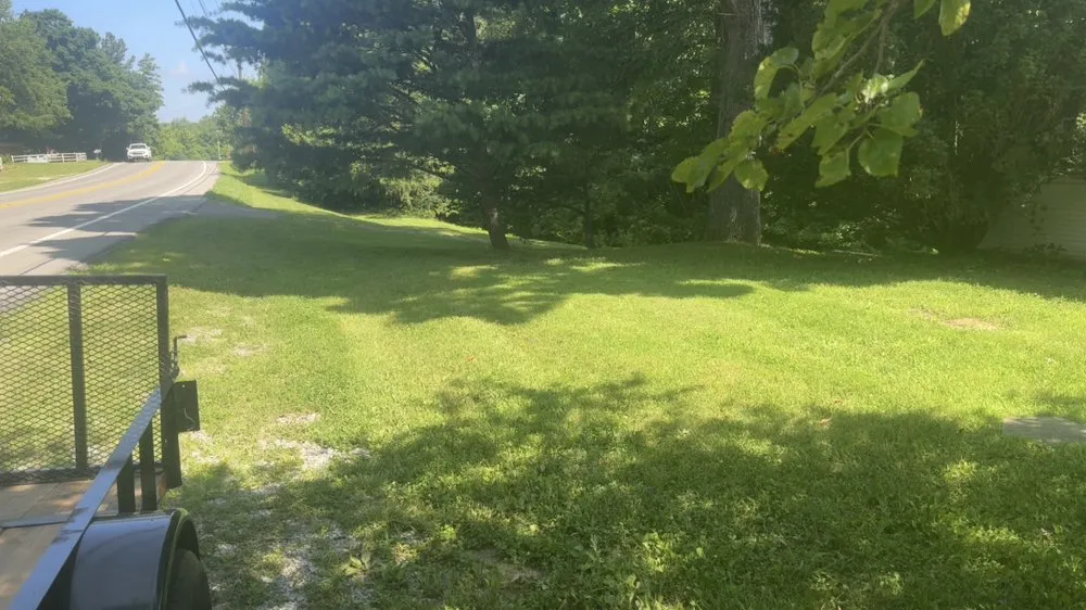 Local outdoor landscaping in Tennessee Ridge, TN by Murphy Lawncare