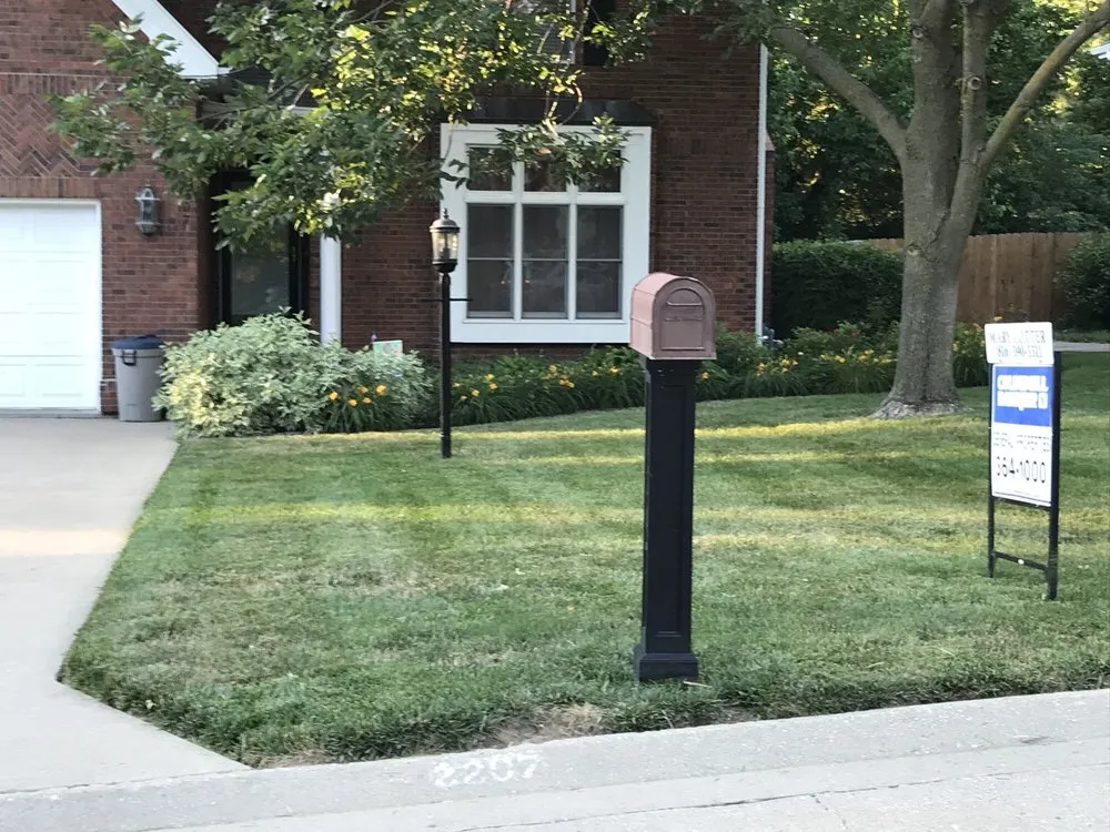 Custom garden landscaping in Saint Joseph, MO by Murphy Mowing