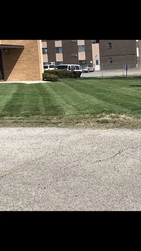 Top-rated lawn care service in Saint Joseph, MO - Murphy Mowing