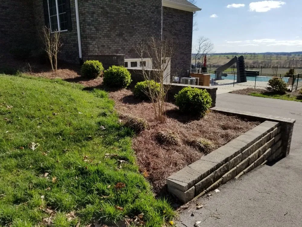 Top-rated lawn mowing service near you in Bowling Green, KY by Murphy's Lawn & Landscape