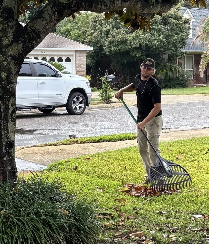 Local residential landscaping in Gulf Breeze, FL by Murphy's Lawn Care & Landscaping