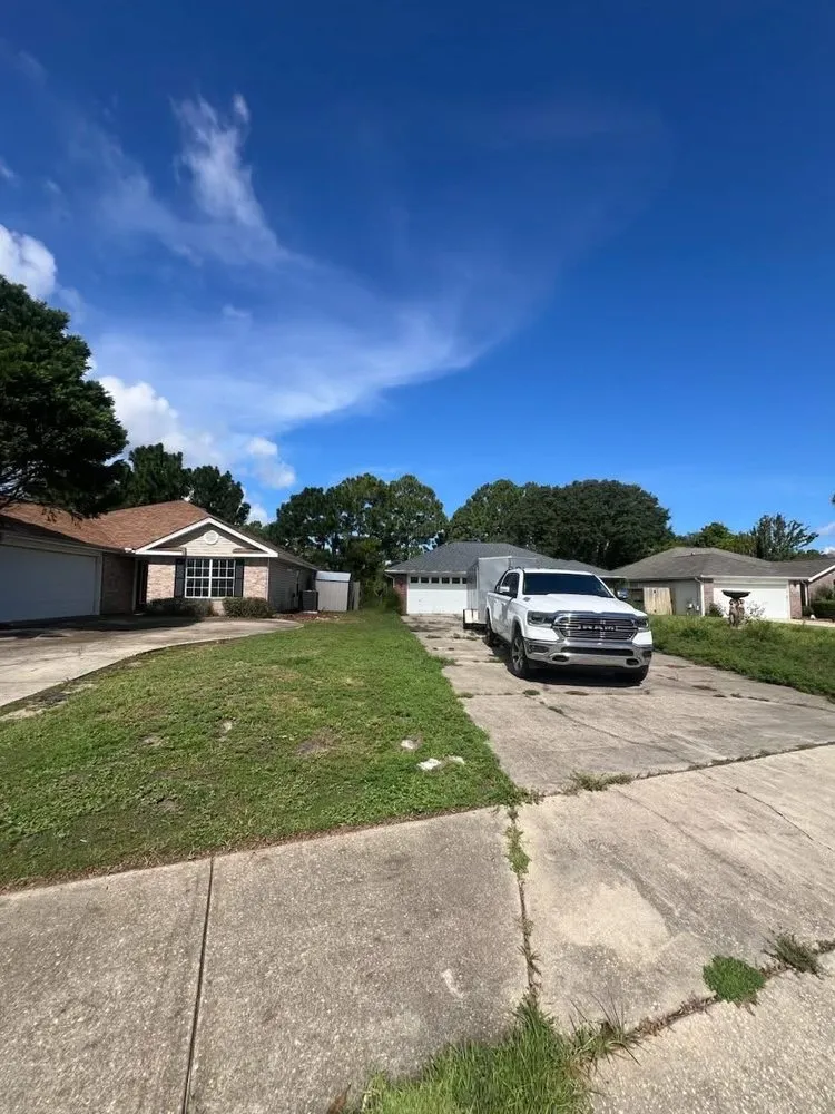 Reliable yard maintenance in Gulf Breeze, FL by Murphy's Lawn Care & Landscaping