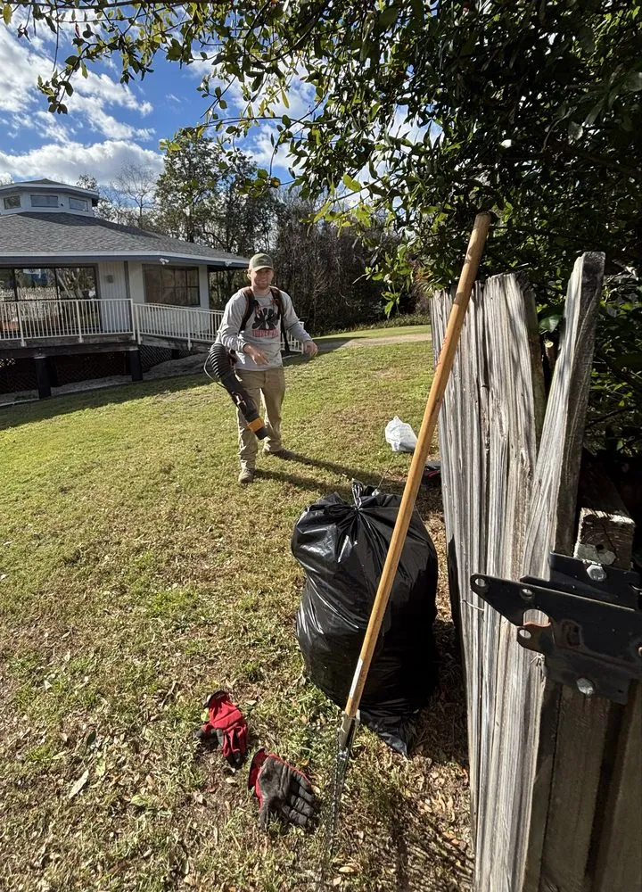 Professional lawn mowing service experts serving Gulf Breeze, FL - Murphy's Lawn Care & Landscaping
