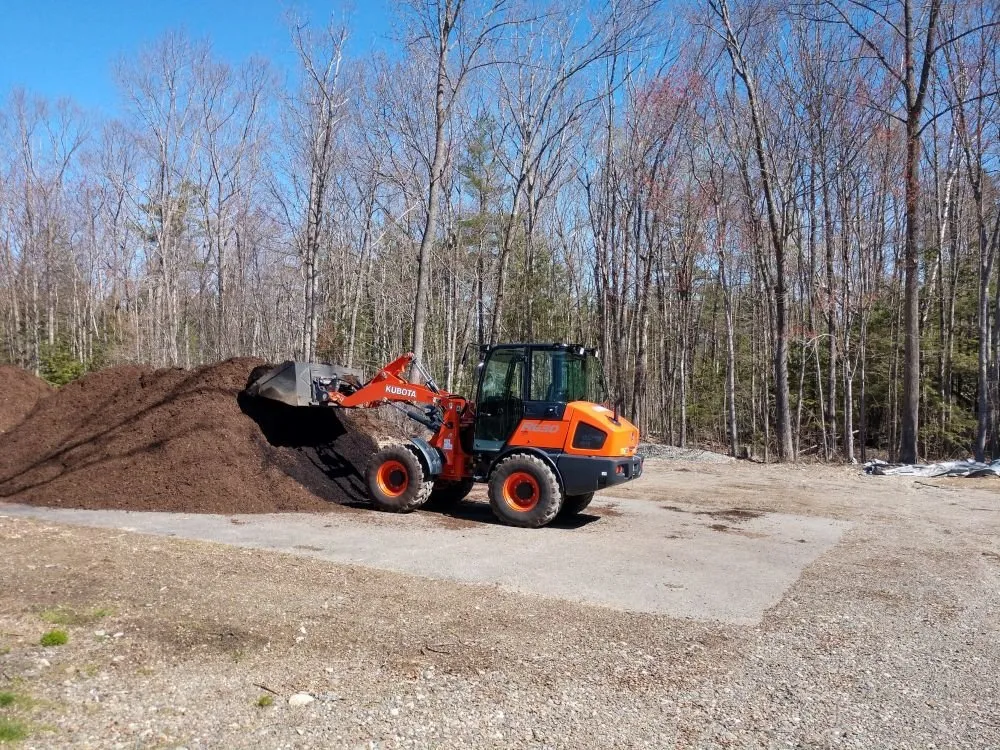 Local landscaping services experts serving Orono, ME - Murphy's Lawn Care